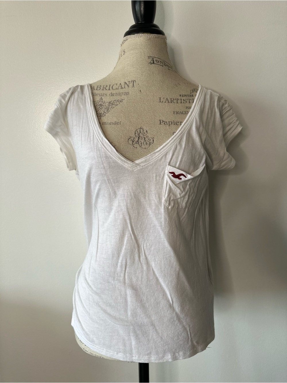 Y2K Hollister White V-Neck Off the Shoulder Short Sleeve Tee